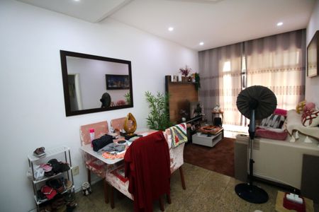 Apartamento para alugar com 68m², 2 quartos e 1 vagaSala