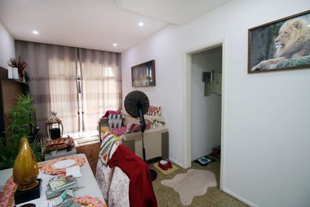 Apartamento para alugar com 68m², 2 quartos e 1 vagaSala