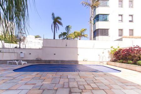 Apartamento à venda com 80m², 3 quartos e 2 vagas Apartamento à venda com 80m², 3 quartos e 2 vagasÁrea comum - Piscina