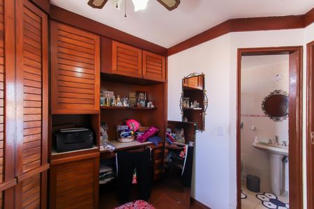 Apartamento à venda com 80m², 3 quartos e 2 vagas Apartamento à venda com 80m², 3 quartos e 2 vagasQuarto 1 - Suíte