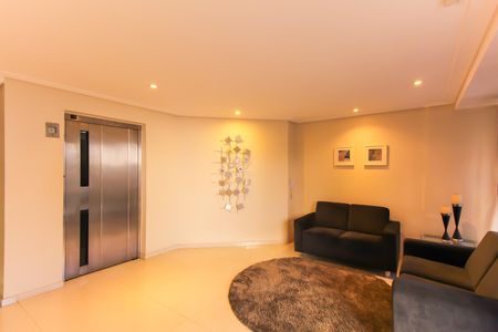 Apartamento à venda com 80m², 3 quartos e 2 vagas Apartamento à venda com 80m², 3 quartos e 2 vagasHall