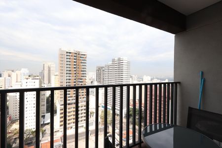 Varanda de kitnet/studio para alugar com 1 quarto, 24m² em Paraíso, São Paulo