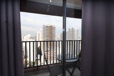 Varanda de kitnet/studio para alugar com 1 quarto, 24m² em Paraíso, São Paulo