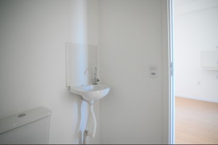 Apartamento à venda com 29m², 2 quartos e sem vaga Apartamento à venda com 29m², 2 quartos e sem vagaBanheiro Social