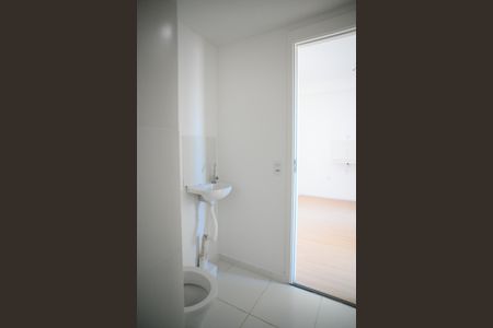 Apartamento à venda com 29m², 2 quartos e sem vaga Apartamento à venda com 29m², 2 quartos e sem vagaBanheiro Social