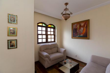 Casa à venda com 647m², 7 quartos e 4 vagasSala