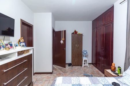 Casa à venda com 647m², 7 quartos e 4 vagasQuarto 1