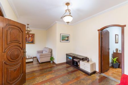 Casa à venda com 647m², 7 quartos e 4 vagasSala