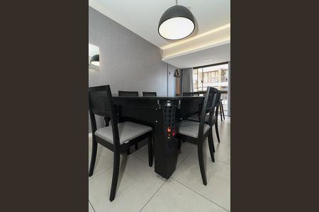 Apartamento à venda com 120m², 2 quartos e 2 vagasSala