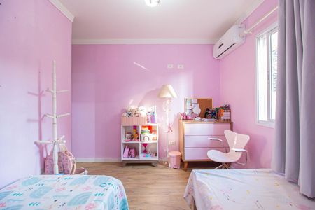 Casa à venda com 198m², 4 quartos e 2 vagas