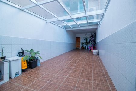 Casa à venda com 198m², 4 quartos e 2 vagas