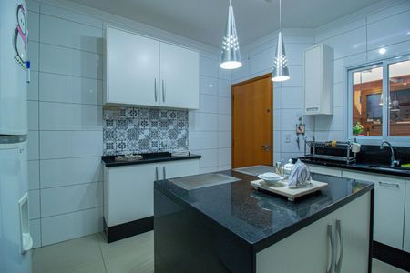 Casa à venda com 198m², 4 quartos e 2 vagas