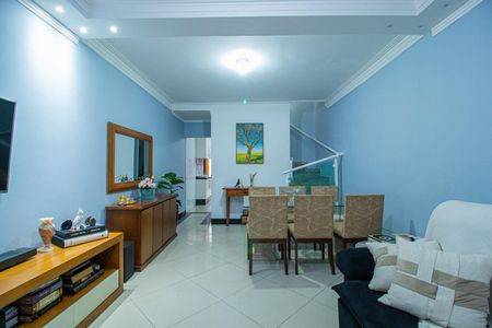 Casa à venda com 198m², 4 quartos e 2 vagas