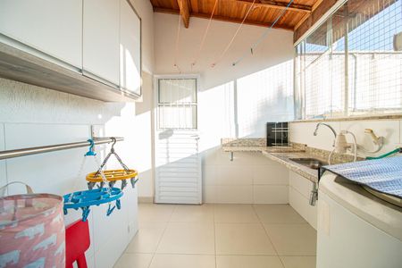Casa à venda com 198m², 4 quartos e 2 vagas