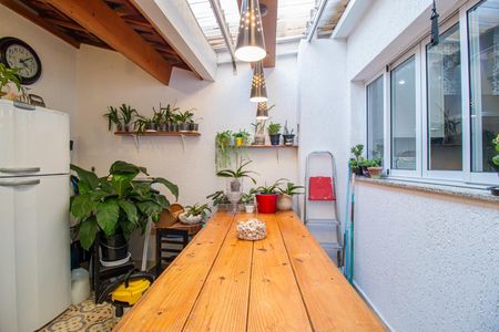 Casa à venda com 198m², 4 quartos e 2 vagas