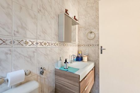 Casa para alugar com 180m², 3 quartos e 2 vagas Casa para alugar com 180m², 3 quartos e 2 vagasbanheiro da suíte