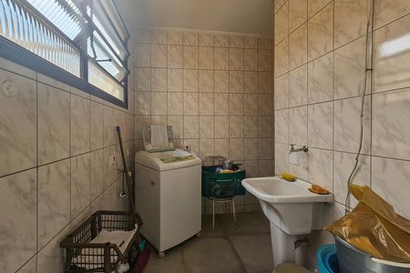 Casa para alugar com 180m², 3 quartos e 2 vagas Casa para alugar com 180m², 3 quartos e 2 vagasÁrea de serviço