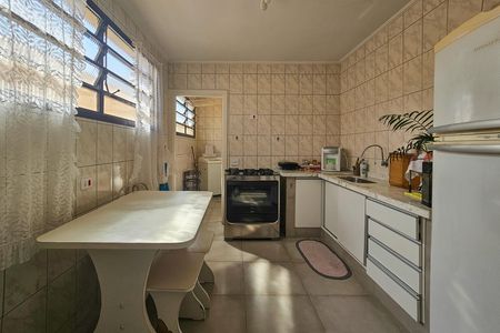 Casa para alugar com 180m², 3 quartos e 2 vagas Casa para alugar com 180m², 3 quartos e 2 vagascozinha