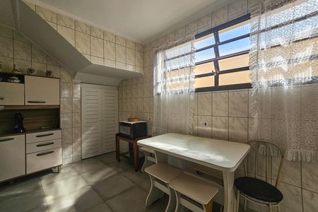 Casa para alugar com 180m², 3 quartos e 2 vagas Casa para alugar com 180m², 3 quartos e 2 vagascozinha