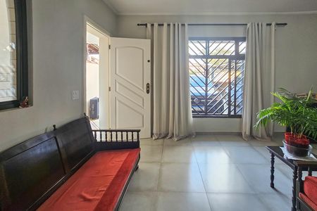 Casa para alugar com 180m², 3 quartos e 2 vagas Casa para alugar com 180m², 3 quartos e 2 vagasSala