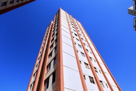 Apartamento à venda com 40m², 2 quartos e 1 vaga Apartamento à venda com 40m², 2 quartos e 1 vagaFachada do bloco