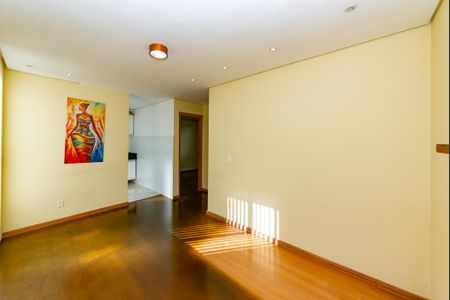 Sala de apartamento para alugar com 2 quartos, 48m² em Chácara Cotia, Contagem
