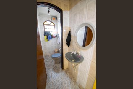 Casa à venda com 108m², 2 quartos e 4 vagas Casa à venda com 108m², 2 quartos e 4 vagasBanheiro da Garagem