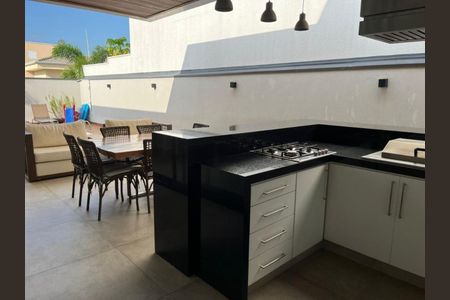 Casa de condomínio à venda com 194m², 3 quartos e 4 vagasFoto 01