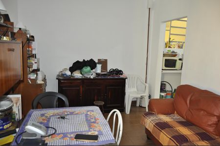 Casa à venda com 146m², 6 quartos e sem vagaSala