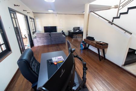 Casa à venda com 220m², 3 quartos e 4 vagasSala