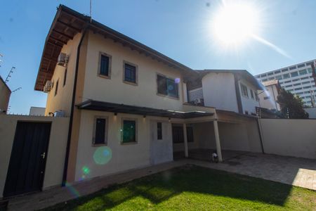 Casa à venda com 220m², 3 quartos e 4 vagasÁrea comum