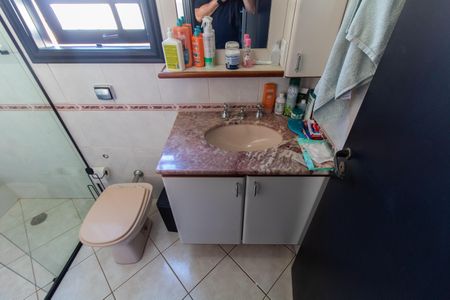 Casa à venda com 220m², 3 quartos e 4 vagasBanheiro da Suíte 2