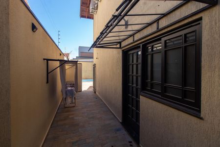 Casa à venda com 220m², 3 quartos e 4 vagasÁrea comum