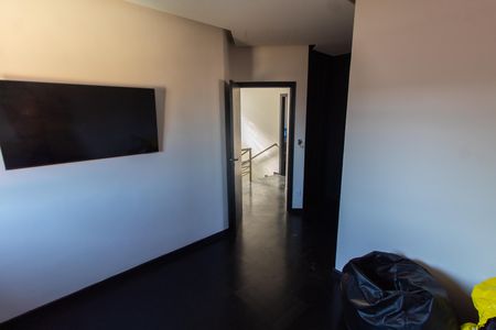 Casa à venda com 220m², 3 quartos e 4 vagasSuíte 2