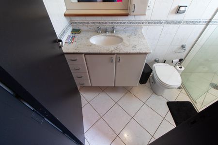 Casa à venda com 220m², 3 quartos e 4 vagasBanheiro da Suíte