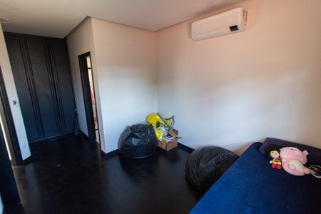 Casa à venda com 220m², 3 quartos e 4 vagasSuíte 2