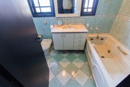 Casa à venda com 220m², 3 quartos e 4 vagasBanheiro da Suíte 3