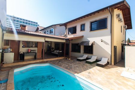 Casa à venda com 220m², 3 quartos e 4 vagasÁrea comum