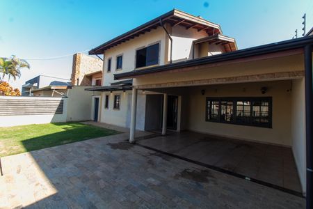Casa à venda com 220m², 3 quartos e 4 vagasÁrea comum