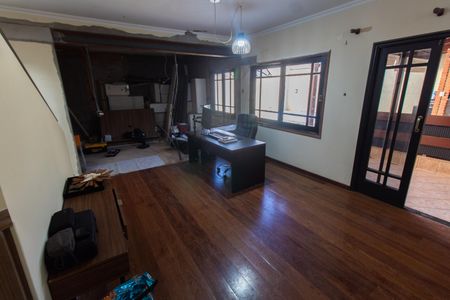 Casa à venda com 220m², 3 quartos e 4 vagasSala