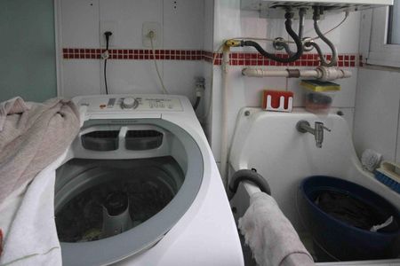 Apartamento à venda com 58m², 3 quartos e 1 vagaÁrea de Serviço