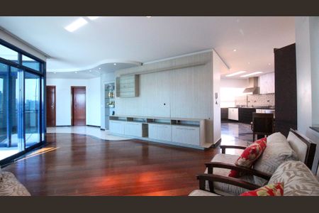 Apartamento para alugar com 290m², 4 quartos e 4 vagasSala