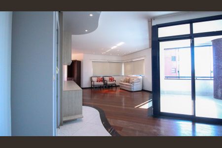 Apartamento para alugar com 290m², 4 quartos e 4 vagasSala