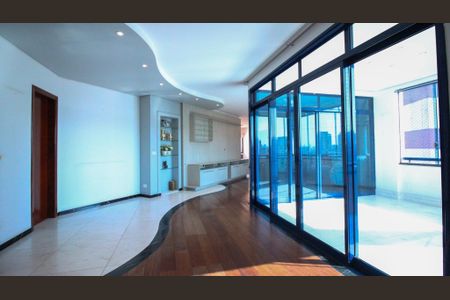 Apartamento para alugar com 290m², 4 quartos e 4 vagasSala