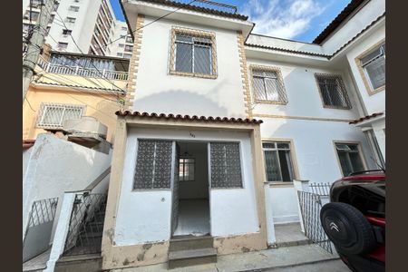 Casa à venda com 120m², 3 quartos e 1 vagaFachada
