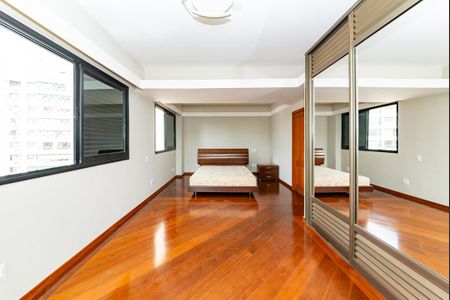 Apartamento para alugar com 170m², 3 quartos e 4 vagas Apartamento para alugar com 170m², 3 quartos e 4 vagasSuíte 1