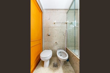 Apartamento para alugar com 170m², 3 quartos e 4 vagas Apartamento para alugar com 170m², 3 quartos e 4 vagasBanheiro da Suíte 1