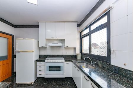 Apartamento para alugar com 170m², 3 quartos e 4 vagas Apartamento para alugar com 170m², 3 quartos e 4 vagasCozinha