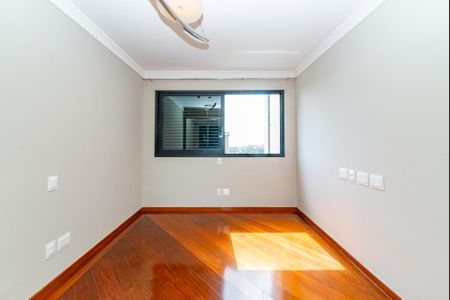 Apartamento para alugar com 170m², 3 quartos e 4 vagas Apartamento para alugar com 170m², 3 quartos e 4 vagasQuarto