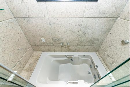 Apartamento para alugar com 170m², 3 quartos e 4 vagas Apartamento para alugar com 170m², 3 quartos e 4 vagasBanheiro da Suíte 1